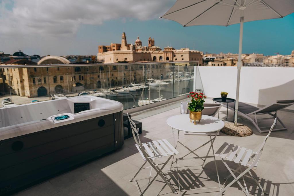Apartmá Deluxe s vířivkou – Dock 1 Boutique Hotel
